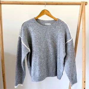 Crewneck Sweater with White Piping in Light Gray - S